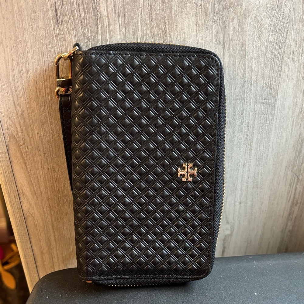 Tory Burch Black Quilted Zip Wallet